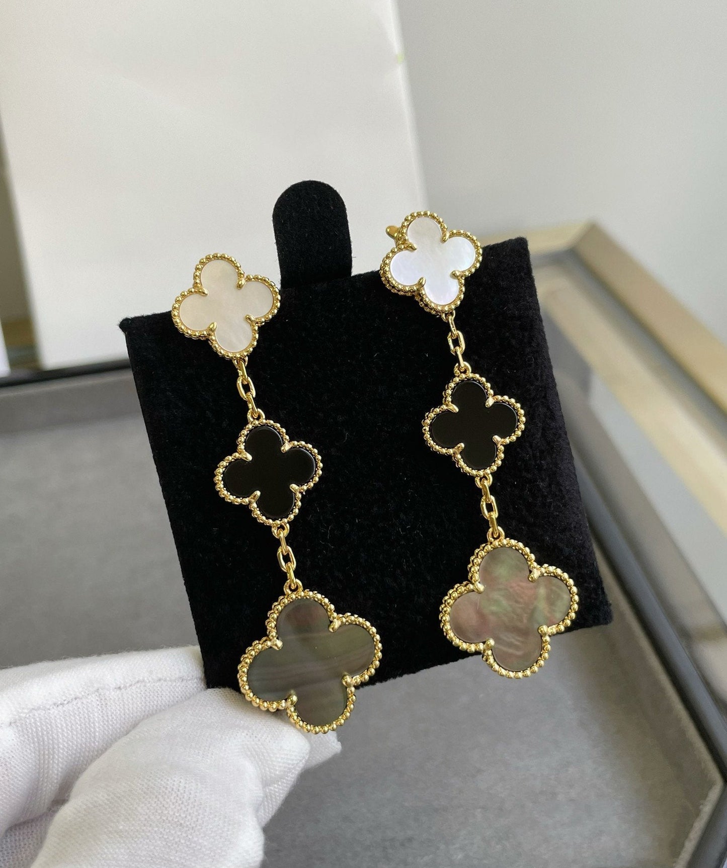 [Polaidi Jewelry]CLOVER 3 MOTIF MOP ONYX DARK MOP PINK GOLD EARRINGS