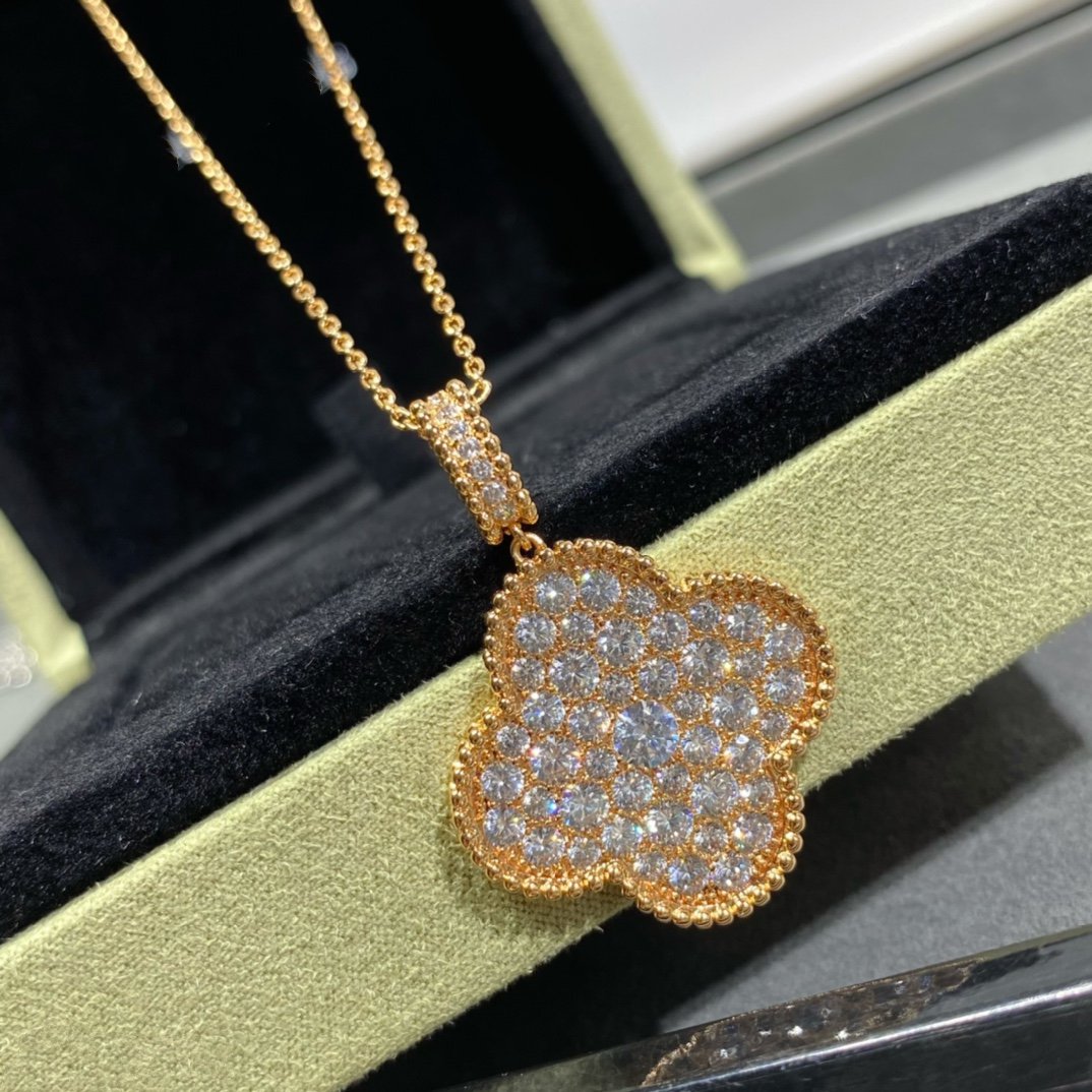 [：Polaidi Jewelry]クローバー 25MM ラージペンダント ダイヤモンドパヴェ ロングネックレス