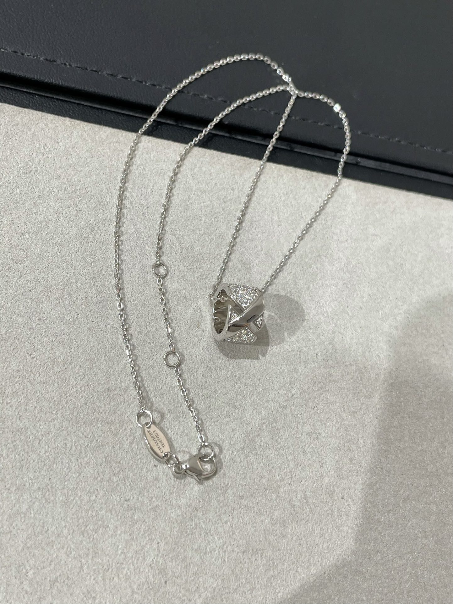 [：Polaidi Jewelry]LIENS EVIDENCE DIAMOND PAVED NECKLACE