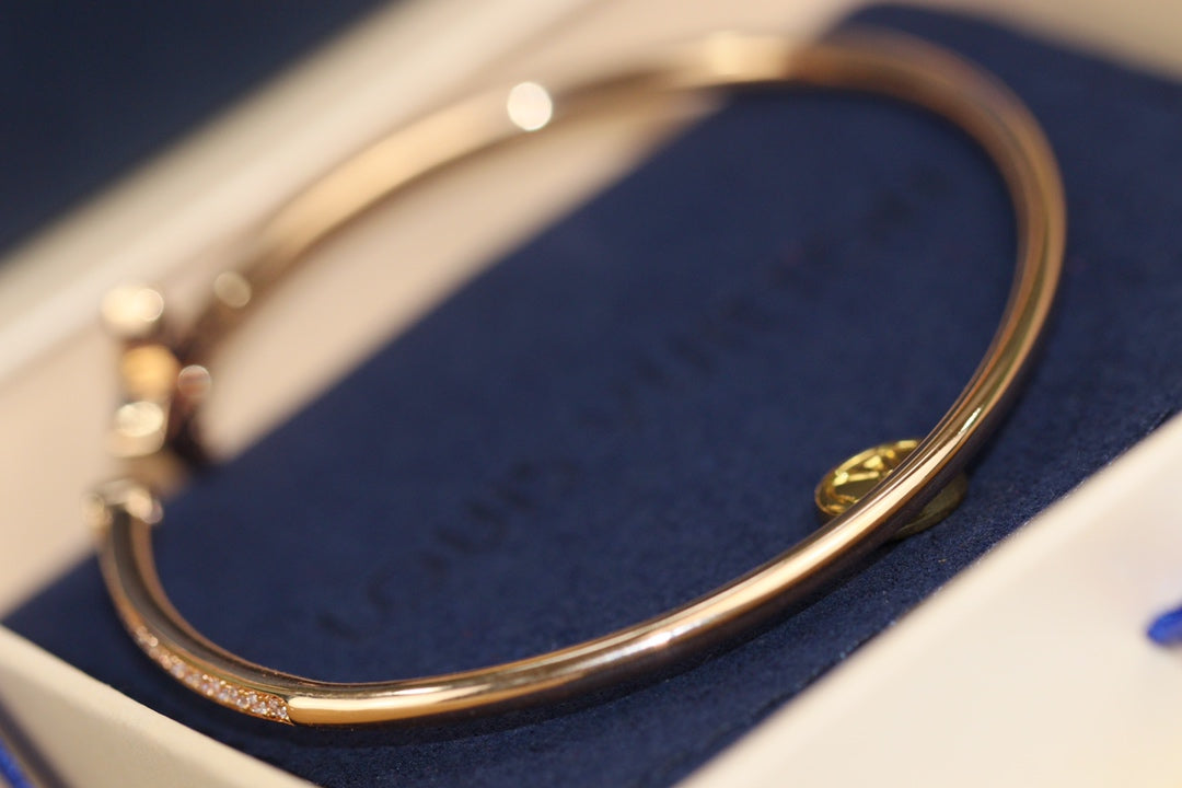 [：Polaidi Jewelry]イディール ピンクゴールド オープン ブレスレット ダイヤモンドパヴェ