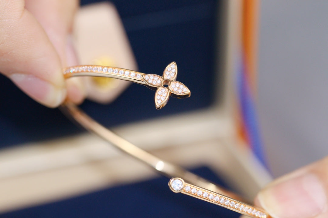 [：Polaidi Jewelry]イディール ピンクゴールド オープン ブレスレット ダイヤモンドパヴェ