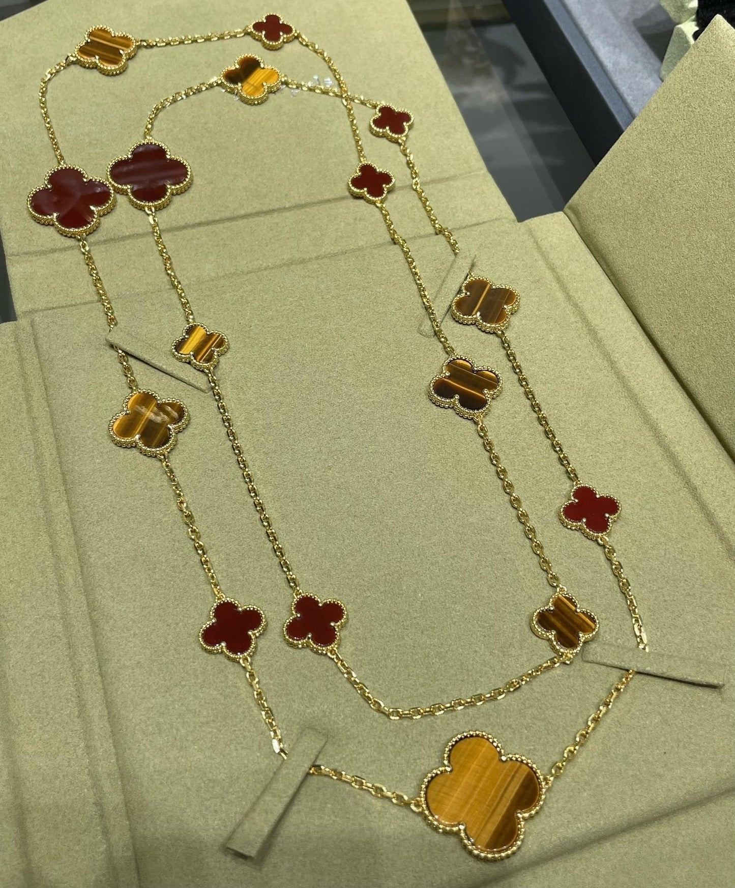 [Polaidi Jewelry]CLOVER 16 MOTIF CARNELIAN TIGER EYE ROSE GOLD NECKLACE
