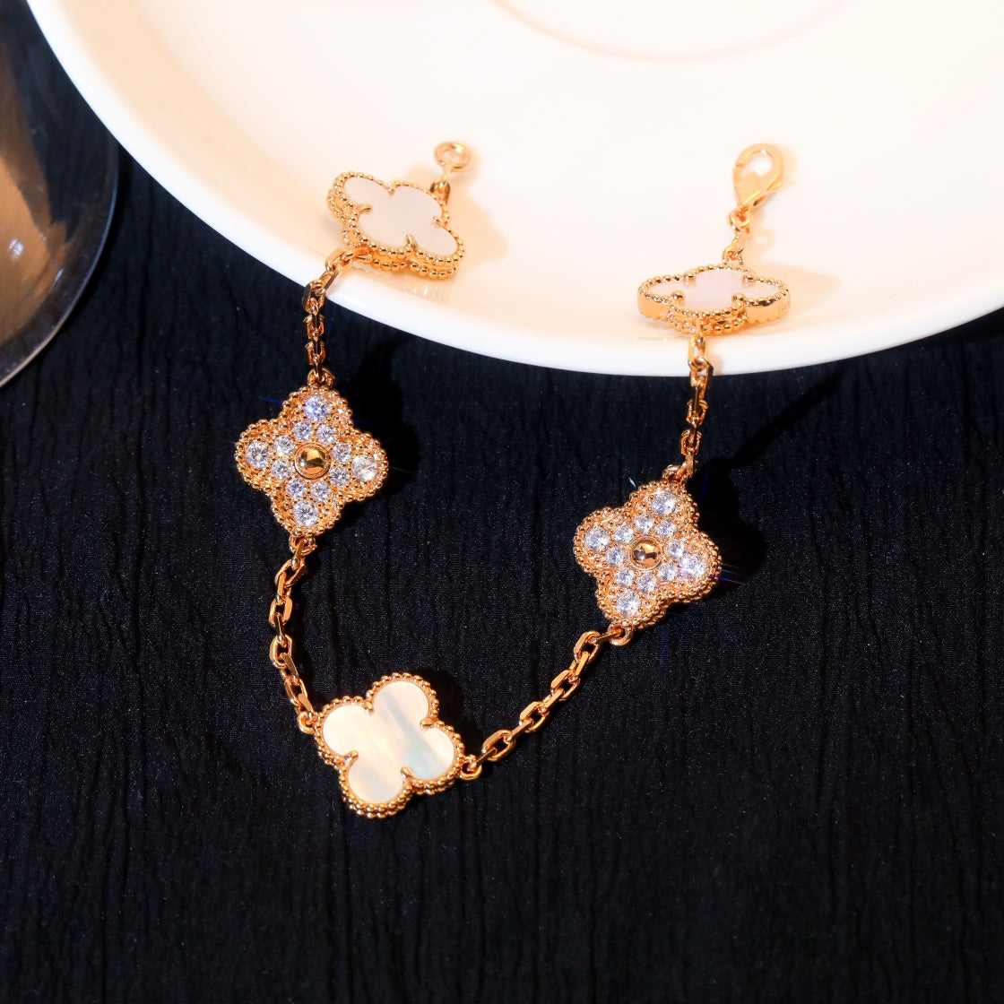 [：Polaidi Jewelry]クローバー ブレスレット 5モチーフ ホワイトマザーオブパール ダイヤモンド