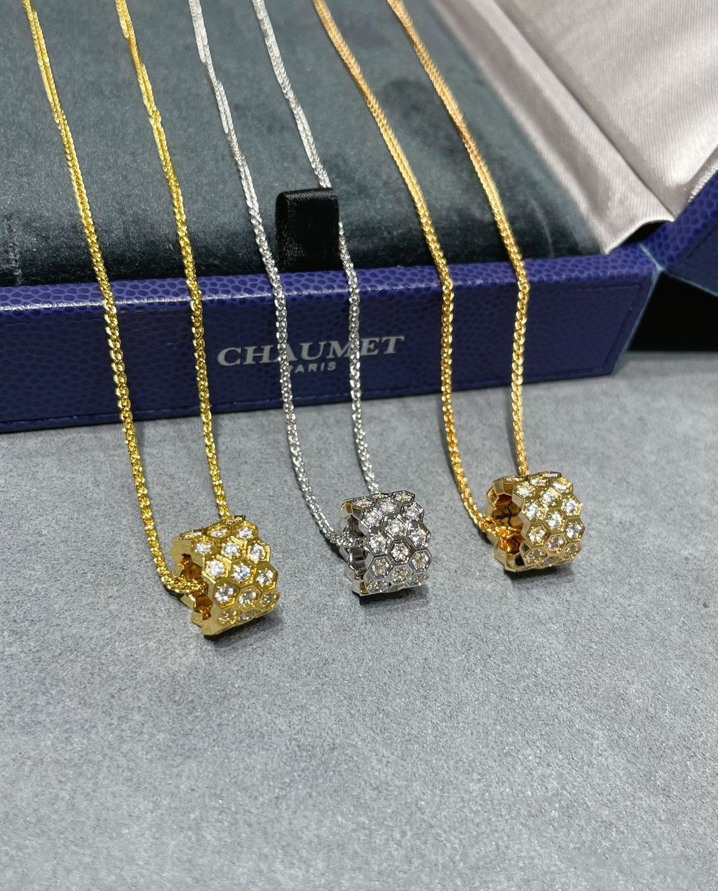 [：Polaidi Jewelry]BEE LOVEダイヤモンドパヴェ3列ネックレス