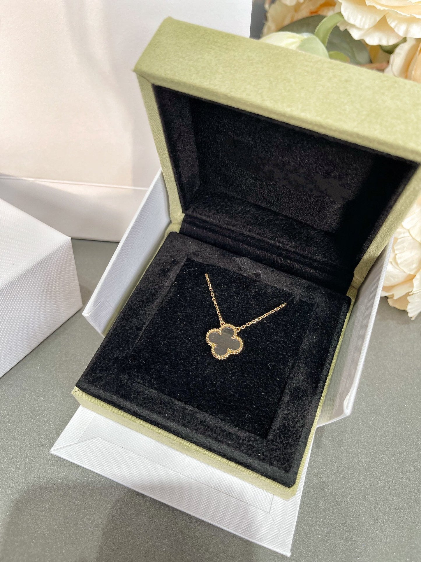 [:Polaidi Jewelry]クローバー ロッククリスタル ローズゴールドネックレス