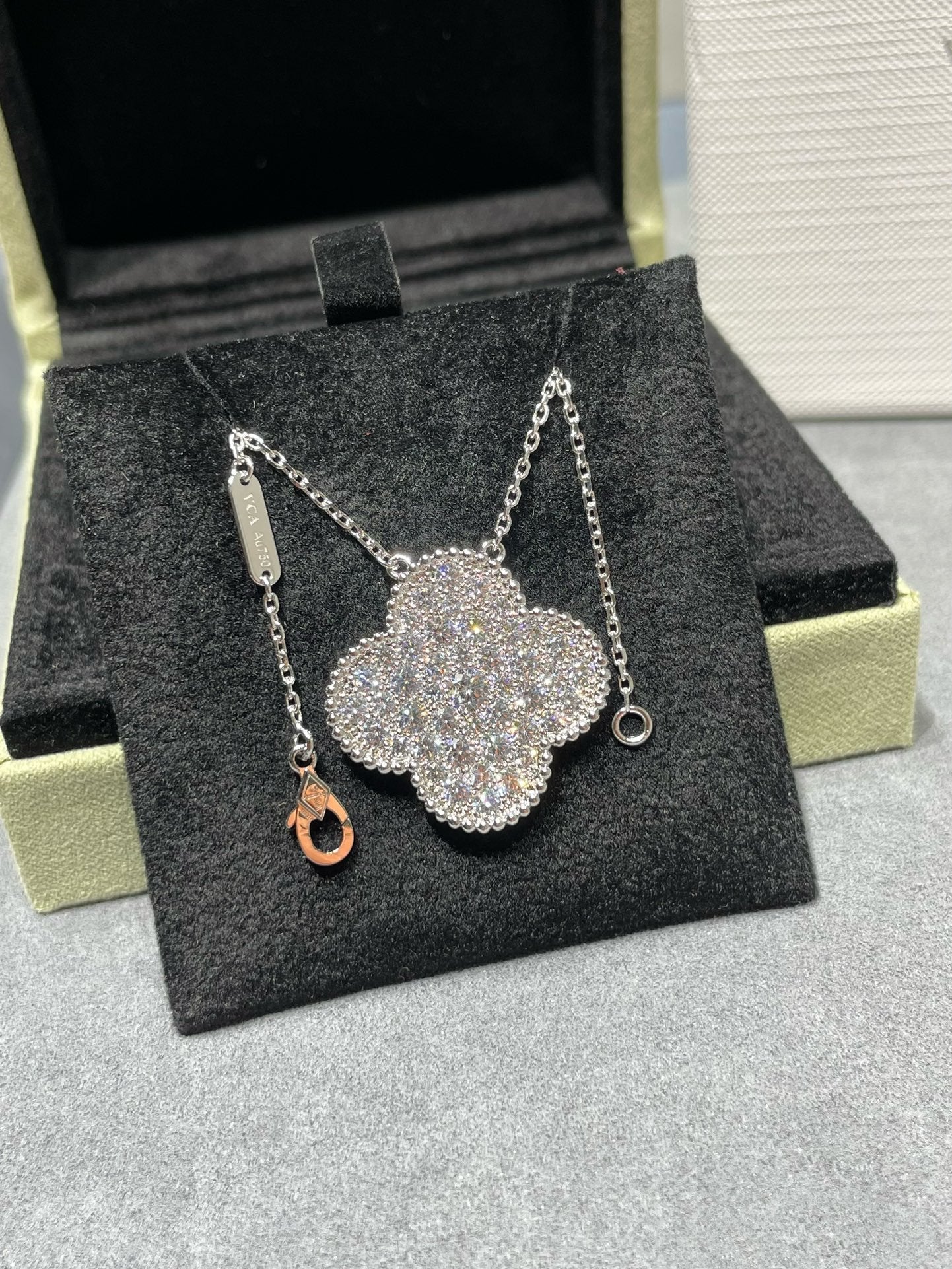 [：Polaidi Jewelry]クローバー 25mm ラージペンダント ダイヤモンドパヴェ シルバーネックレス