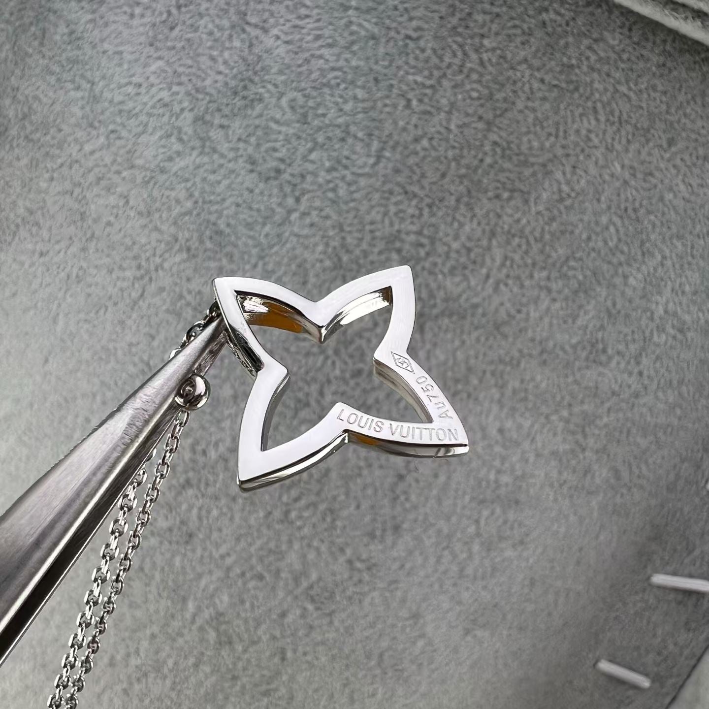 [Polaidi Jewelry]FOUR-LEAF CLOVER OPENWORK NECKLACE