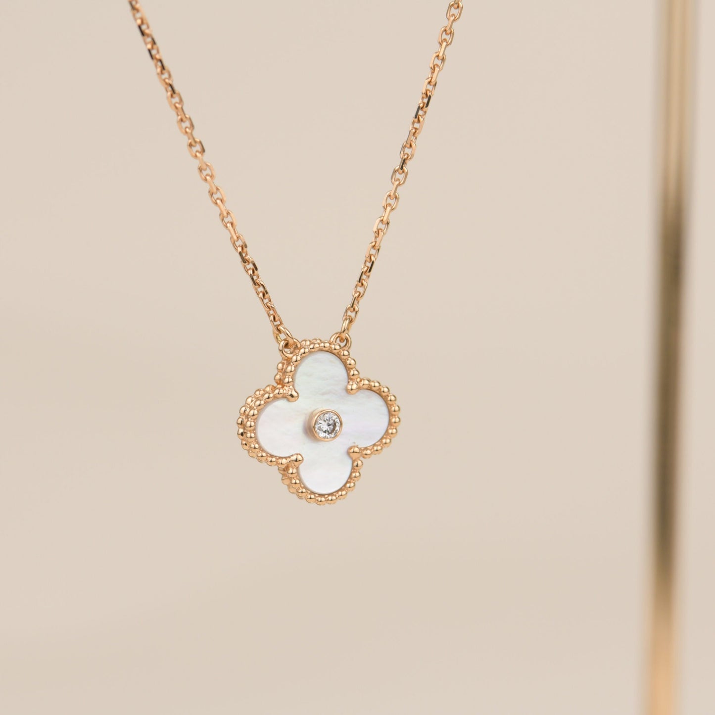 [：Polaidi Jewelry]クローバー 15MM ダイヤモンド ホワイトフリティラリア ネックレス