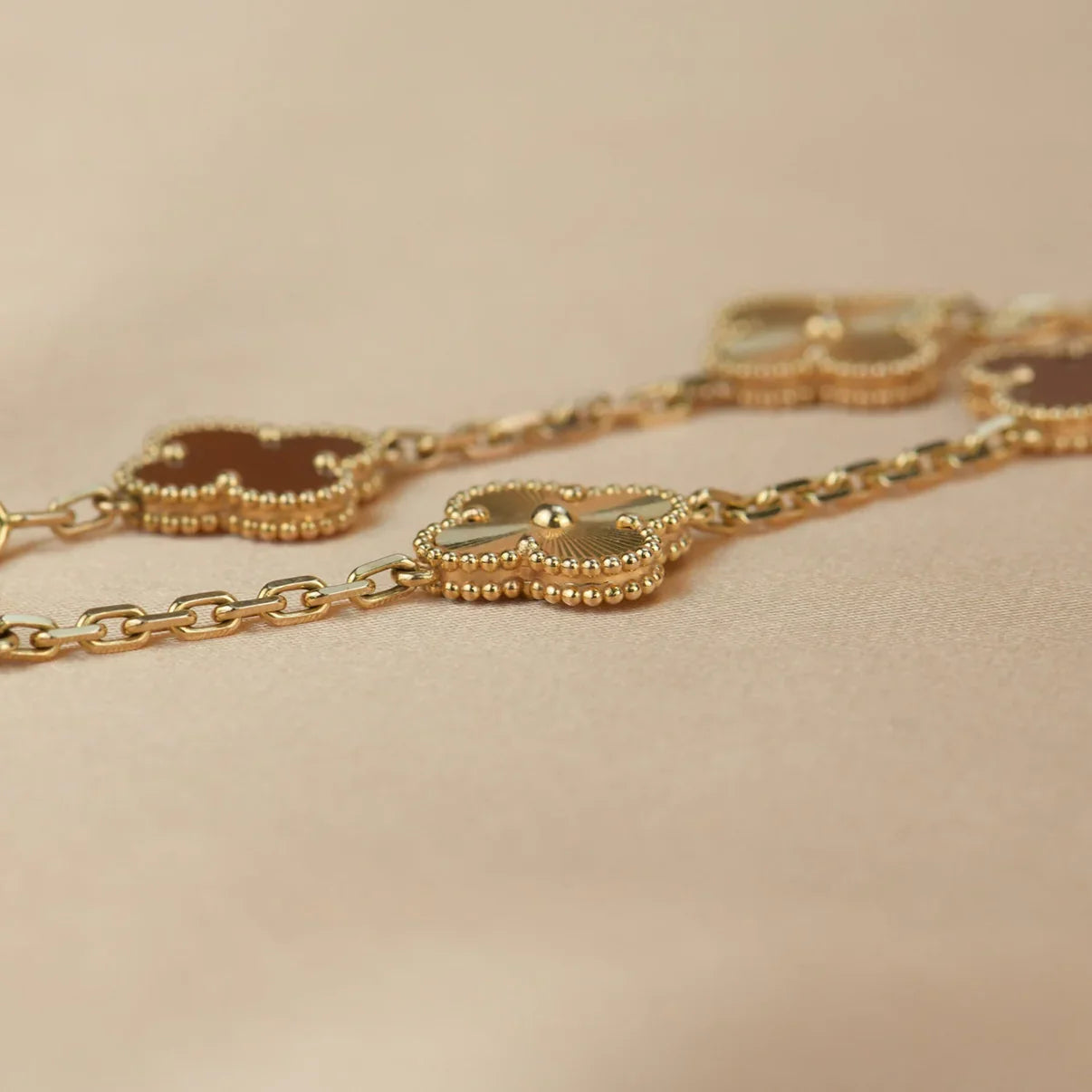 [Polaidi Jewelry] CLOVER 5 MOTIF RED CORNELIAN BRACELET COLLECTION