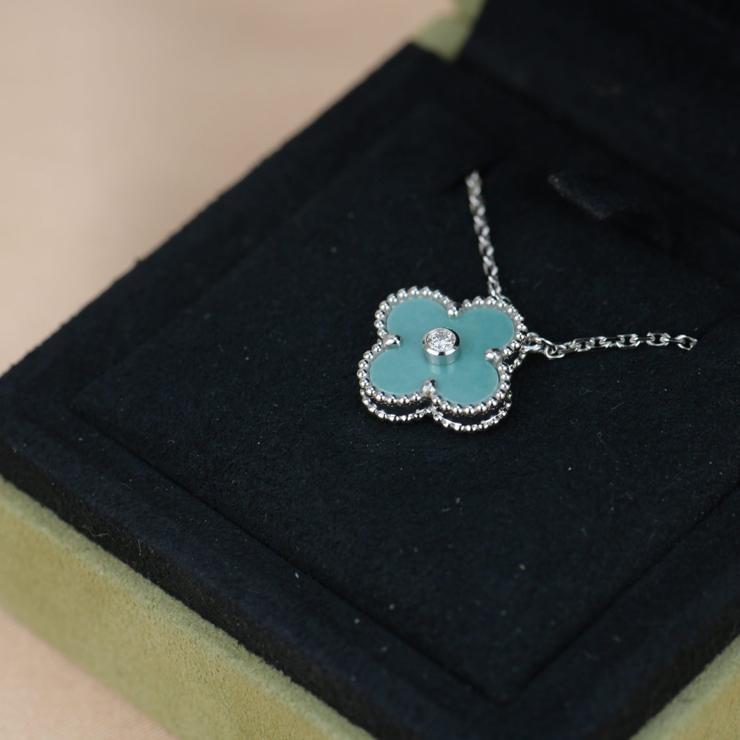 [:Polaidi Jewelry]クローバー 15MM ダイヤモンド SVRES ポーセリン ネックレス シルバー