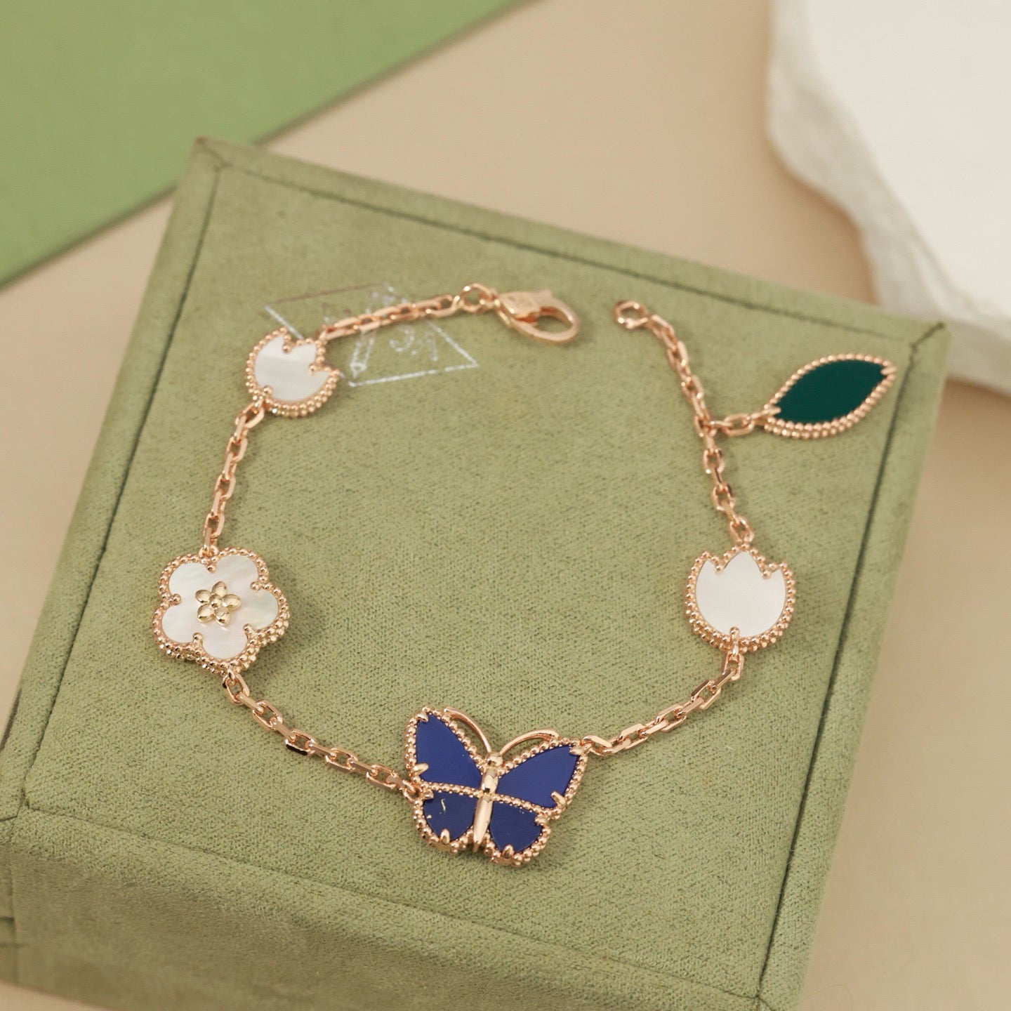 [PolaidiLUCKY SPRING BUTTERFLY 5 モチーフブレスレット