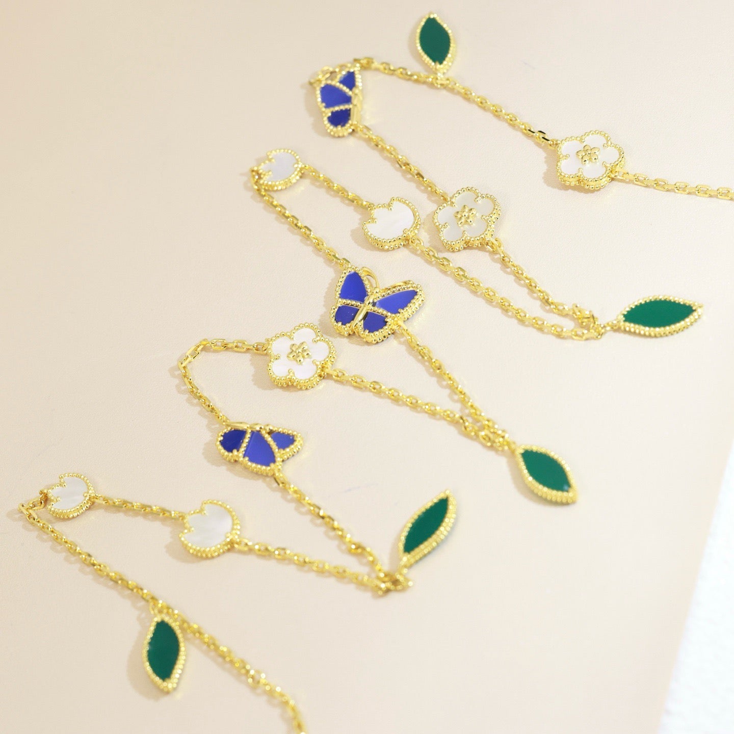 [Polaidi Jewelry]LUCKY SPRING BUTTERFLY 15 FLOWER NECKLACE