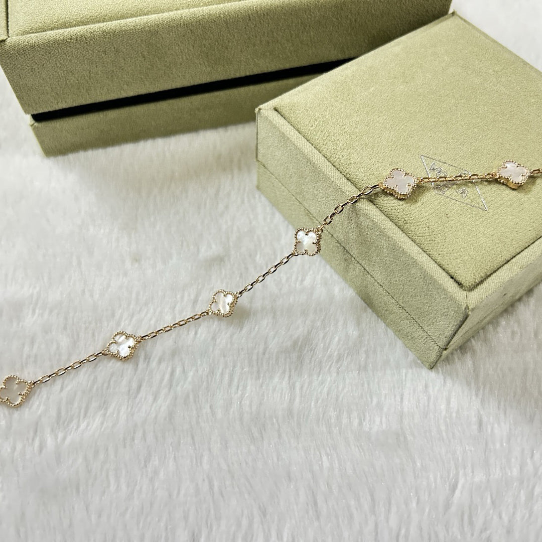 [：Polaidi Jewelry]クローバー6モチーフホワイトマザーオブパールブレスレット