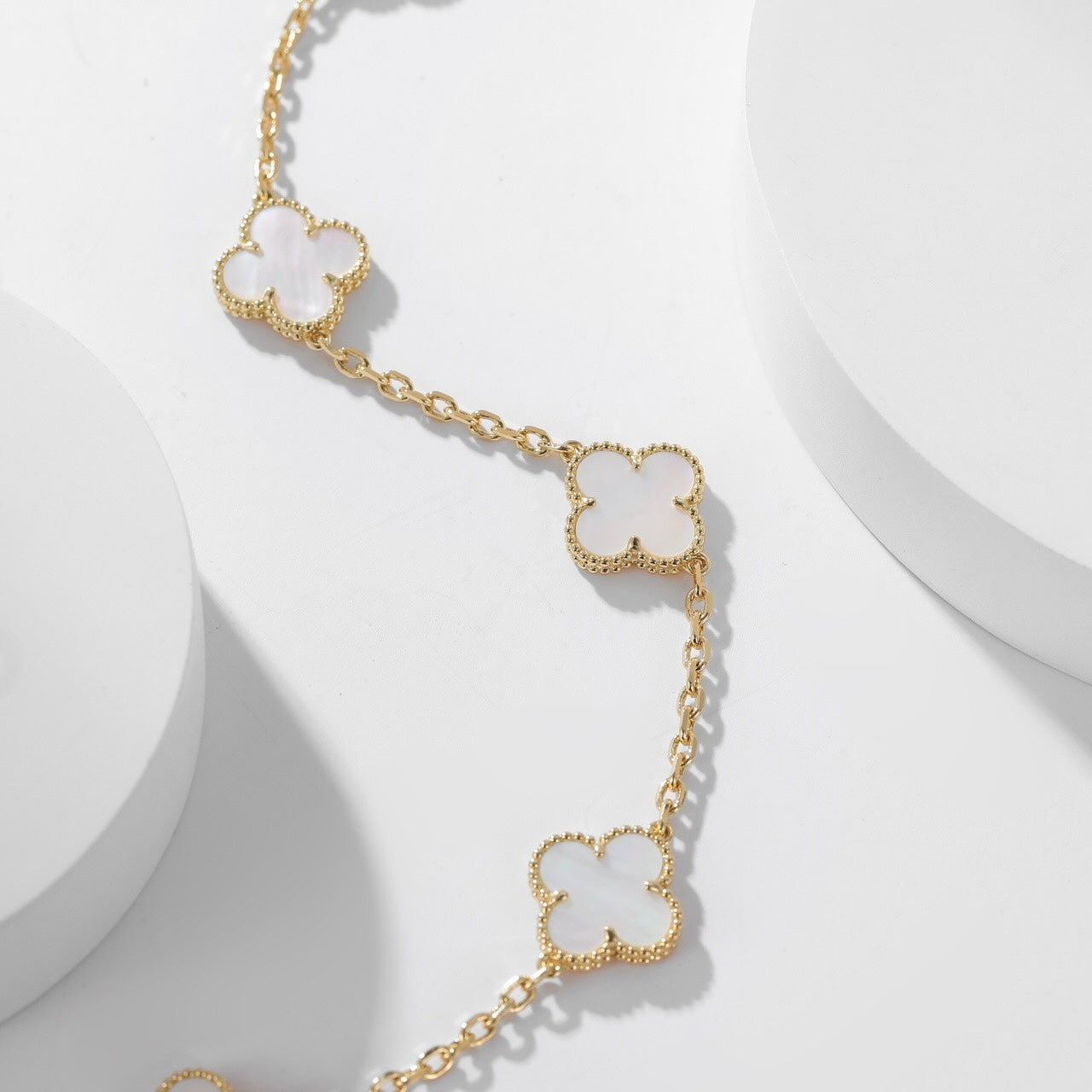 [：Polaidi Jewelry]クローバー 10モチーフ ホワイトマザーオブパール ネックレス