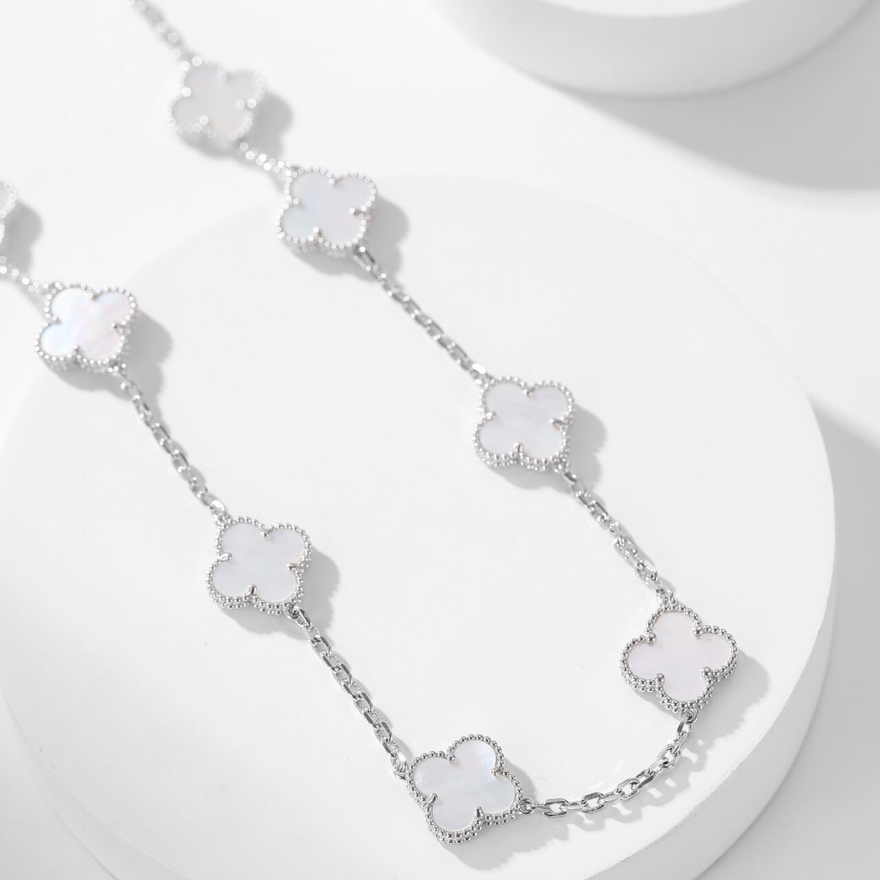 [：Polaidi Jewelry]クローバー 10モチーフ ホワイトマザーオブパール ネックレス