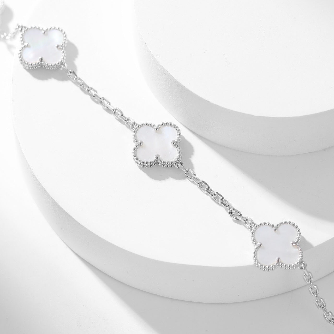 [：Polaidi Jewelry]クローバー 10モチーフ ホワイトマザーオブパール ネックレス