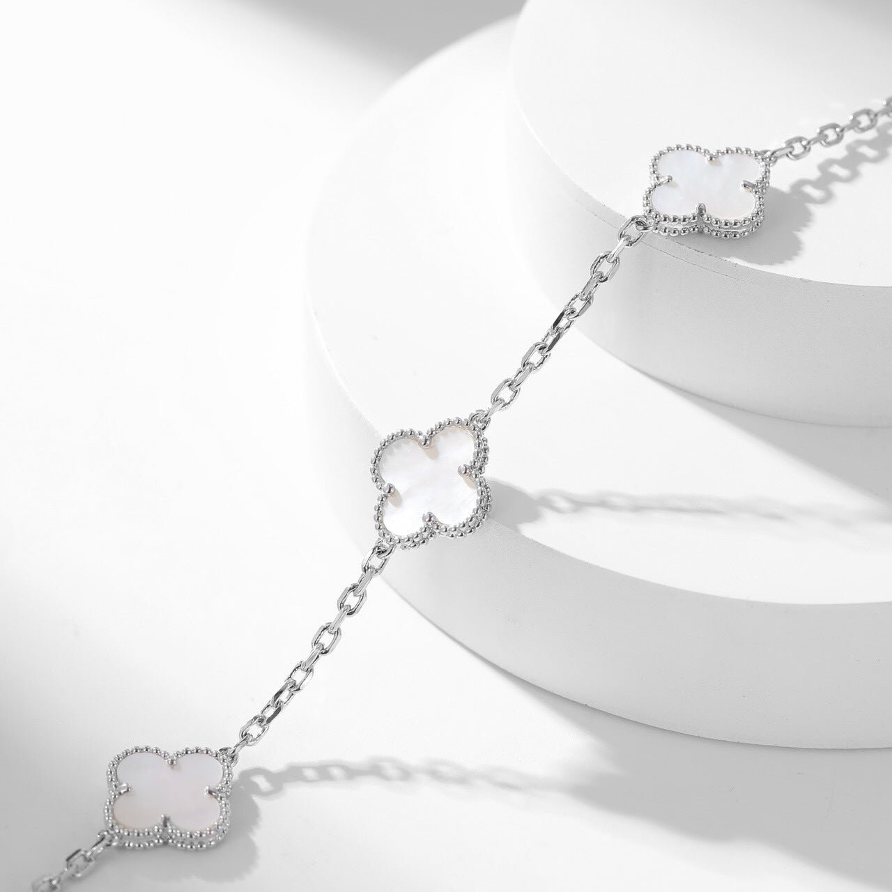 [：Polaidi Jewelry]クローバー 10モチーフ ホワイトマザーオブパール ネックレス