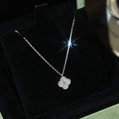 [：Polaidi Jewelry]クローバーミニ 9.5mmペンダントダイヤモンドネックレス