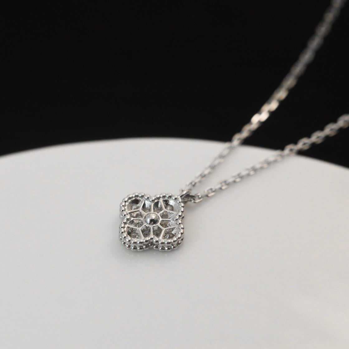 [：Polaidi Jewelry]クローバーミニ 9.5mmペンダントダイヤモンドネックレス