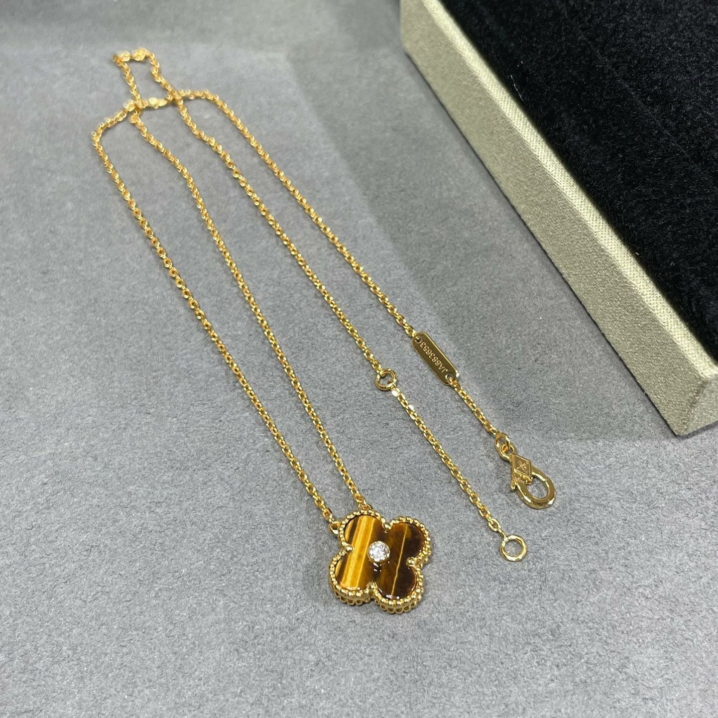 [Polaidi Jewelry]CLOVER 15MM DIAMOND AND YELLOW TIGER'S EYE AGATE necklace