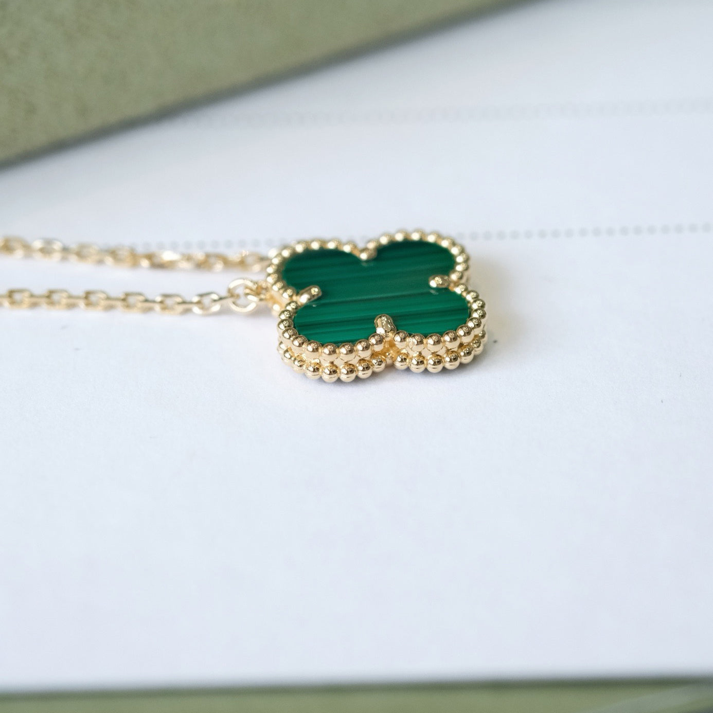[：Polaidi Jewelry]クローバー 15MM マラカイト シングル フラワー ネックレス