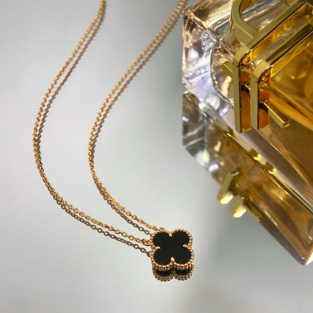 [Polaidi Jewelry]CLOVER 15MM BLACK ONYX SINGLE FLOWER NECKLACE