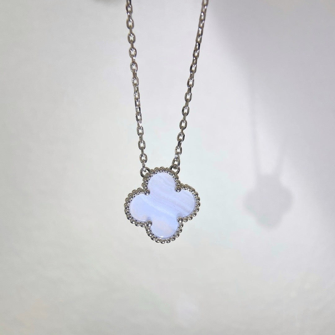 [：Polaidi Jewelry]クローバー 15mm ブルーカルセドニー ネックレス シルバー