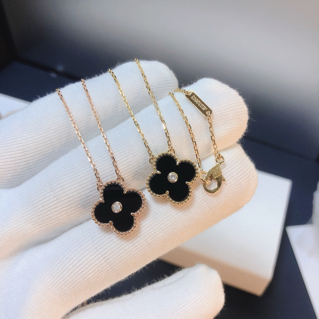 [：Polaidi Jewelry]クローバー 15mm ダイヤモンド オニキス ネックレス