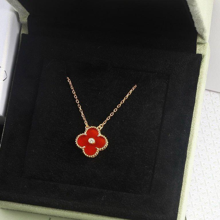 [：Polaidi Jewelry]クローバー 15MM ダイヤモンド カーネリアン ネックレス