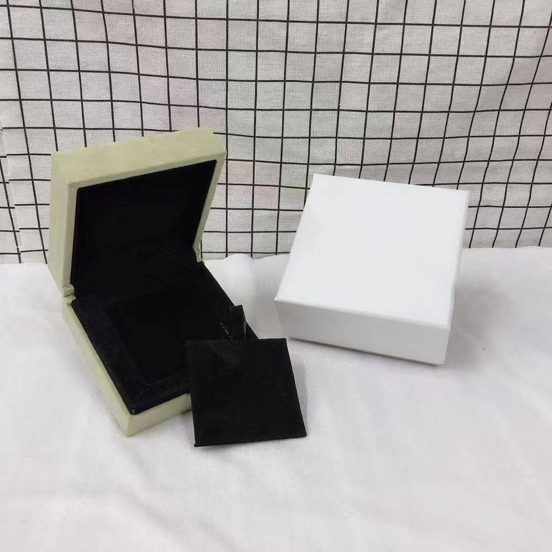 [POLAIDI] VA CLOVER BOX GIFT BAG