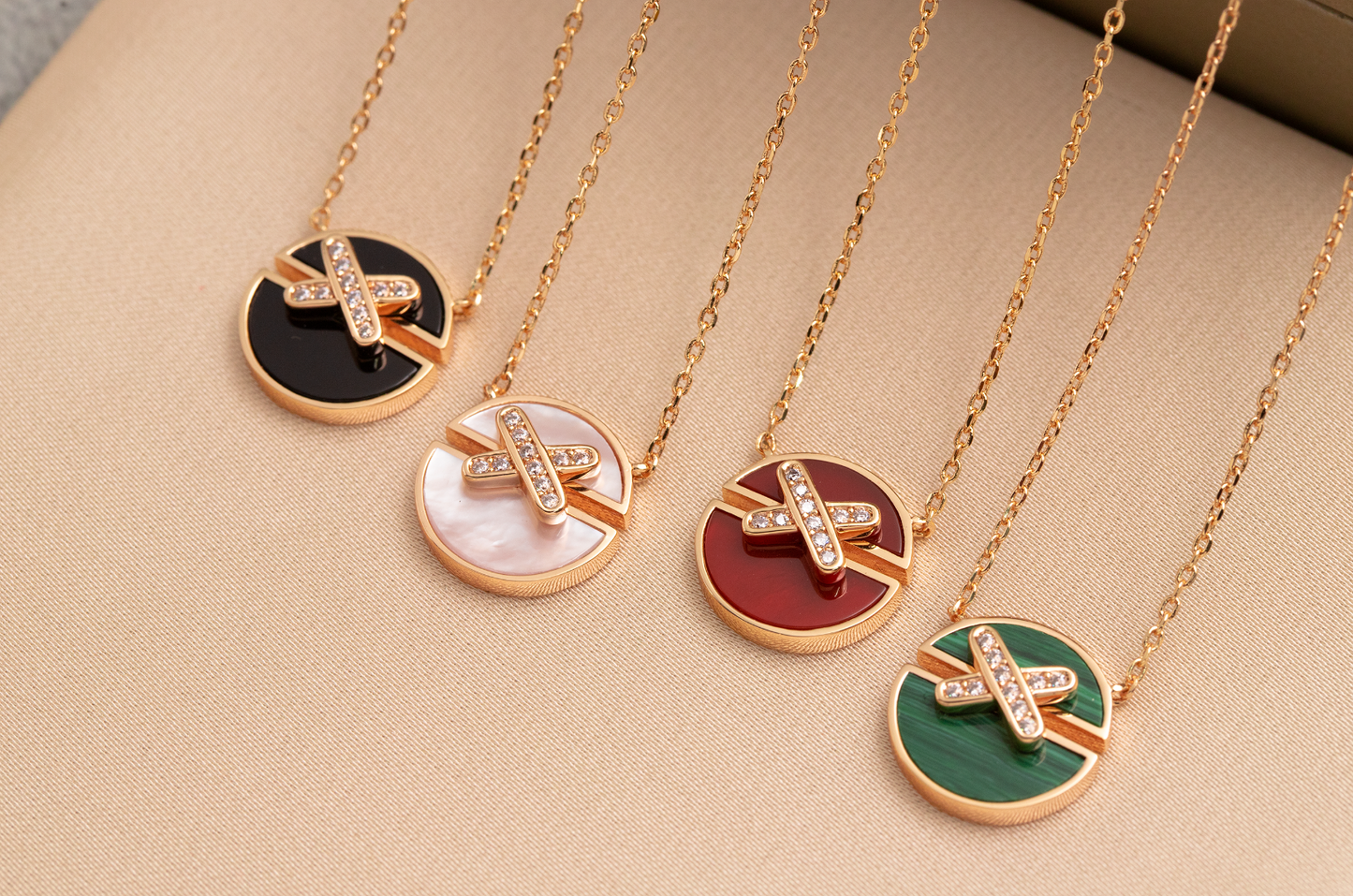 [：Polaidi Jewelry]JEUX DE PINK GOLD DIAMOND NECKLACE