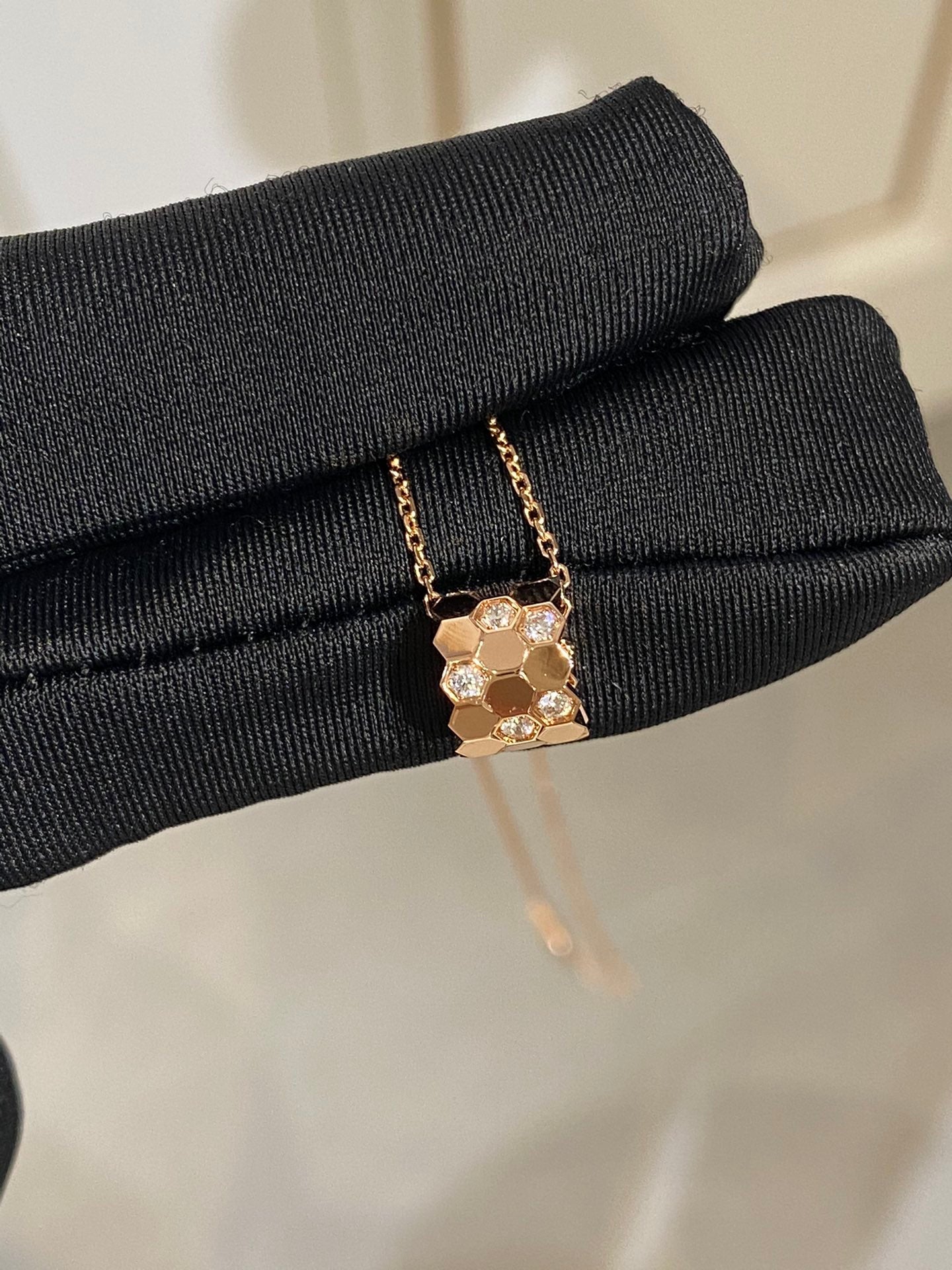 [Polaidi Jewelry]BEE LOVE DIAMOND NECKLACE