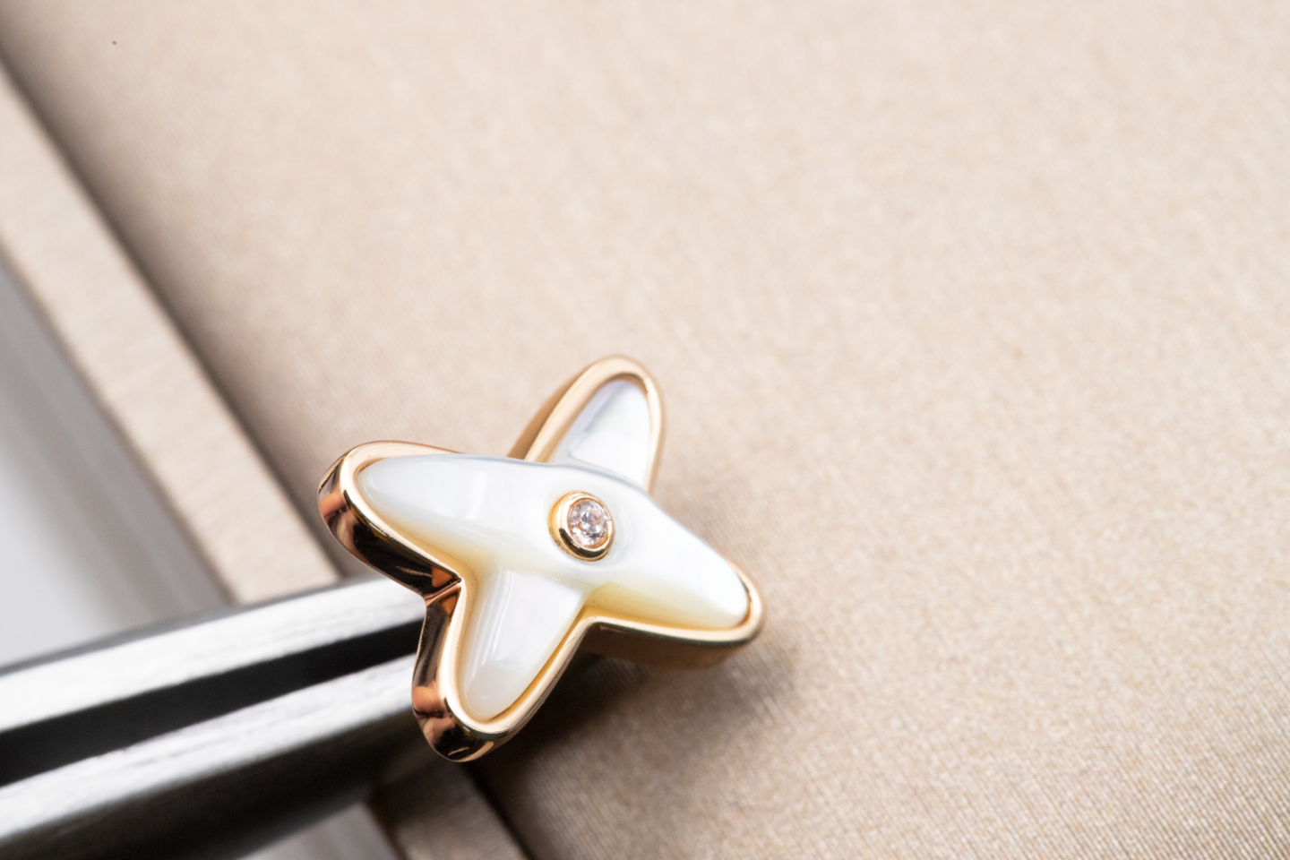 [：Polaidi Jewelry]JEUX DE WHITE MOP ローズゴールド ダイヤモンドピアス