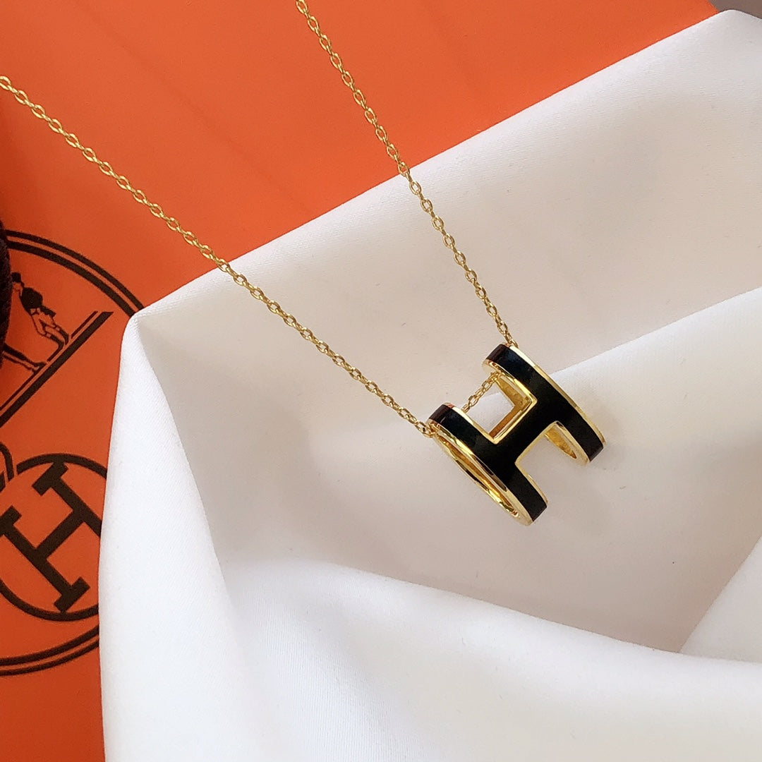 [Polaidi Jewelry]HM CLIC BLACK ENAMEL GOLD NECKLACE