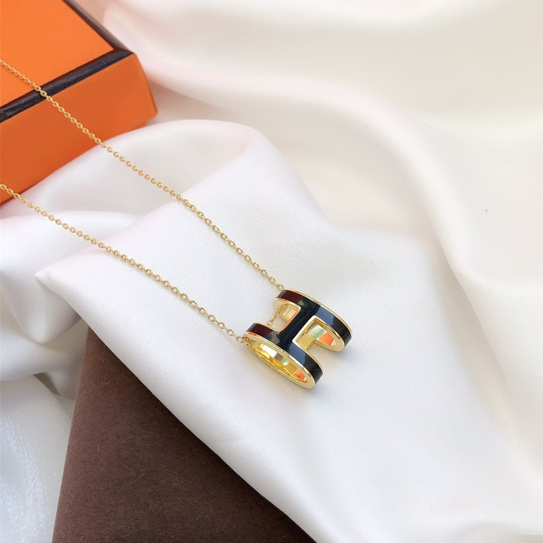 [：Polaidi Jewelry]HM CLIC ブラックエナメル ゴールドネックレス