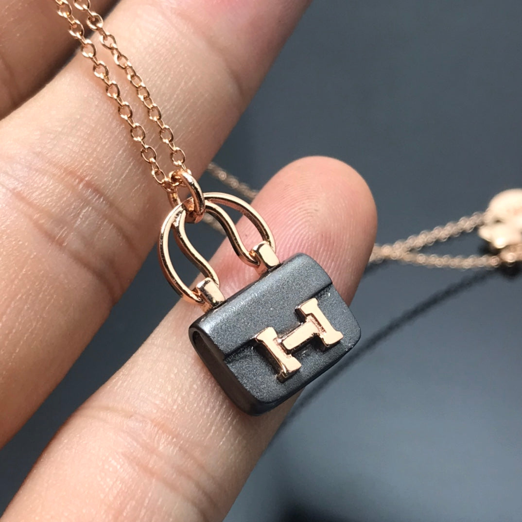 [Polaidi Jewelry]WOMEN'S HM AMULETTES CONSTANCE PENDANT NECKLACE