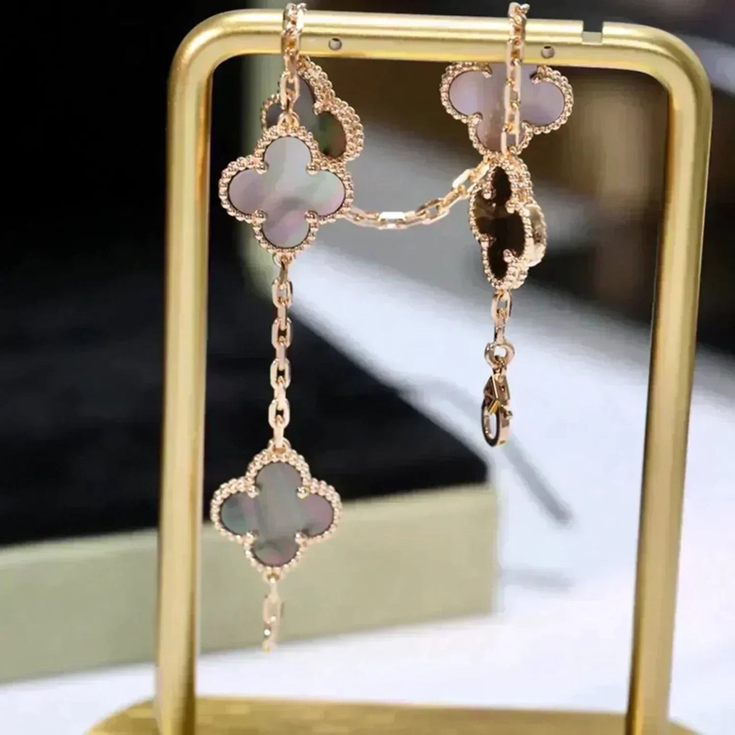 [Polaidi Jewelry] クローバー 5モチーフ グレーマザーオブパール ブレスレットコレクション