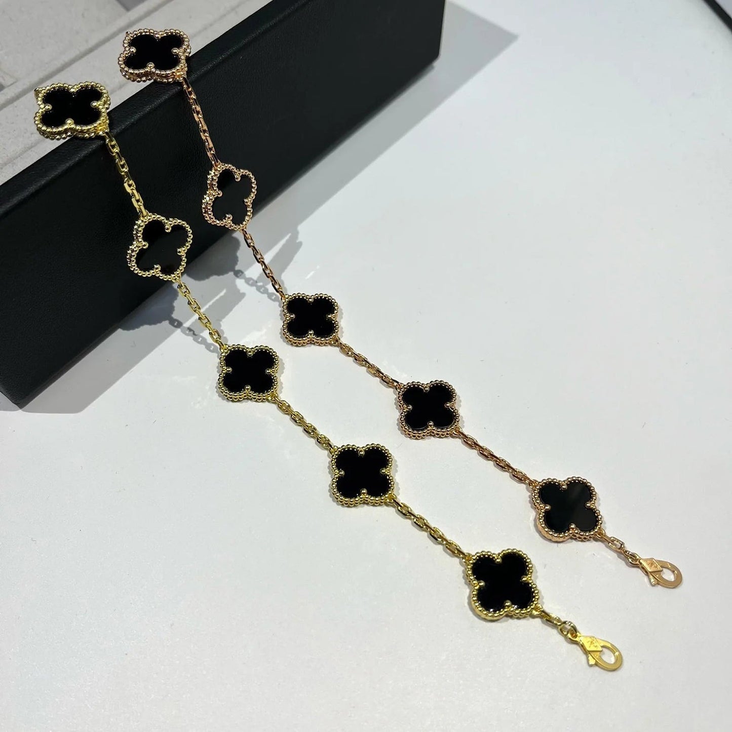 [：Polaidi Jewelry]クローバー 5モチーフ ブラックオニキスブレスレット