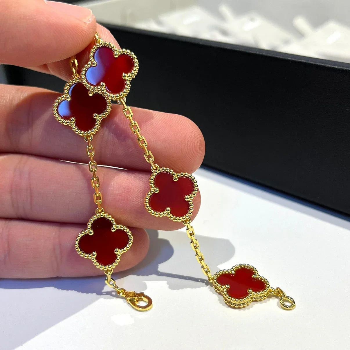 [Polaidi Jewelry] CLOVER 5 MOTIF RED CORNELIAN BRACELET COLLECTION