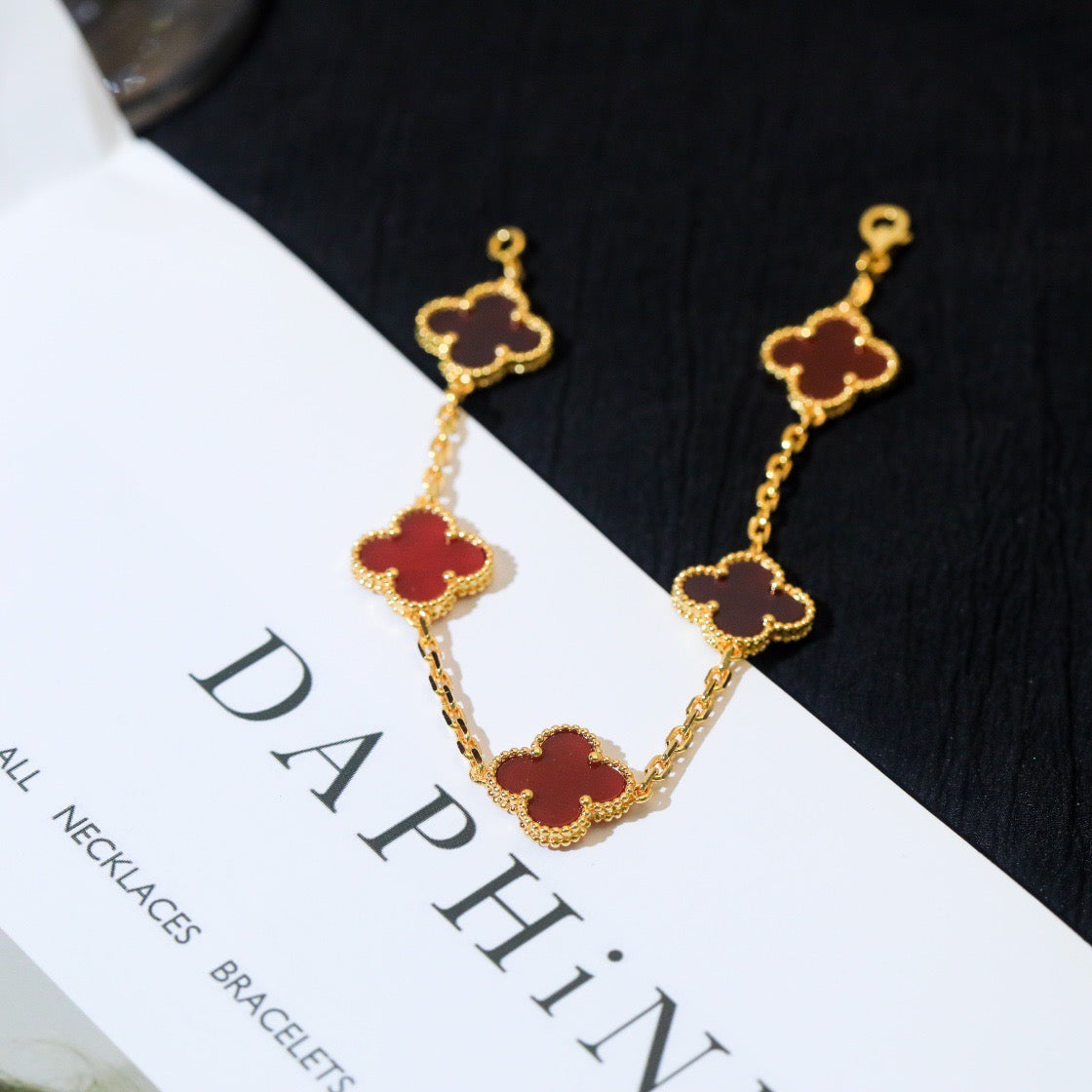 [:Polaidi Jewelry]クローバー 5モチーフ レッドアゲート ブレスレット