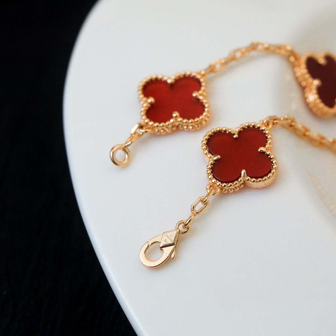 [:Polaidi Jewelry]クローバー 5モチーフ レッドアゲート ブレスレット