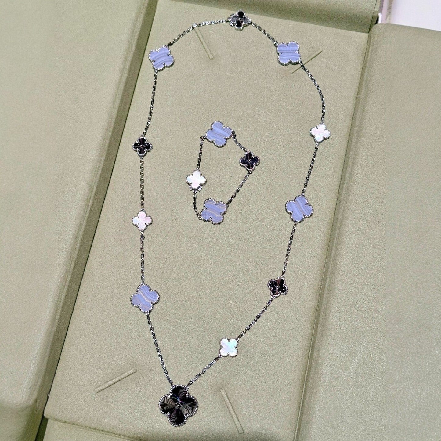 [Polaidi Jewelry]DETACHABLE CLOVER 15(11+4) FLOWER SILVER NECKLACE SET