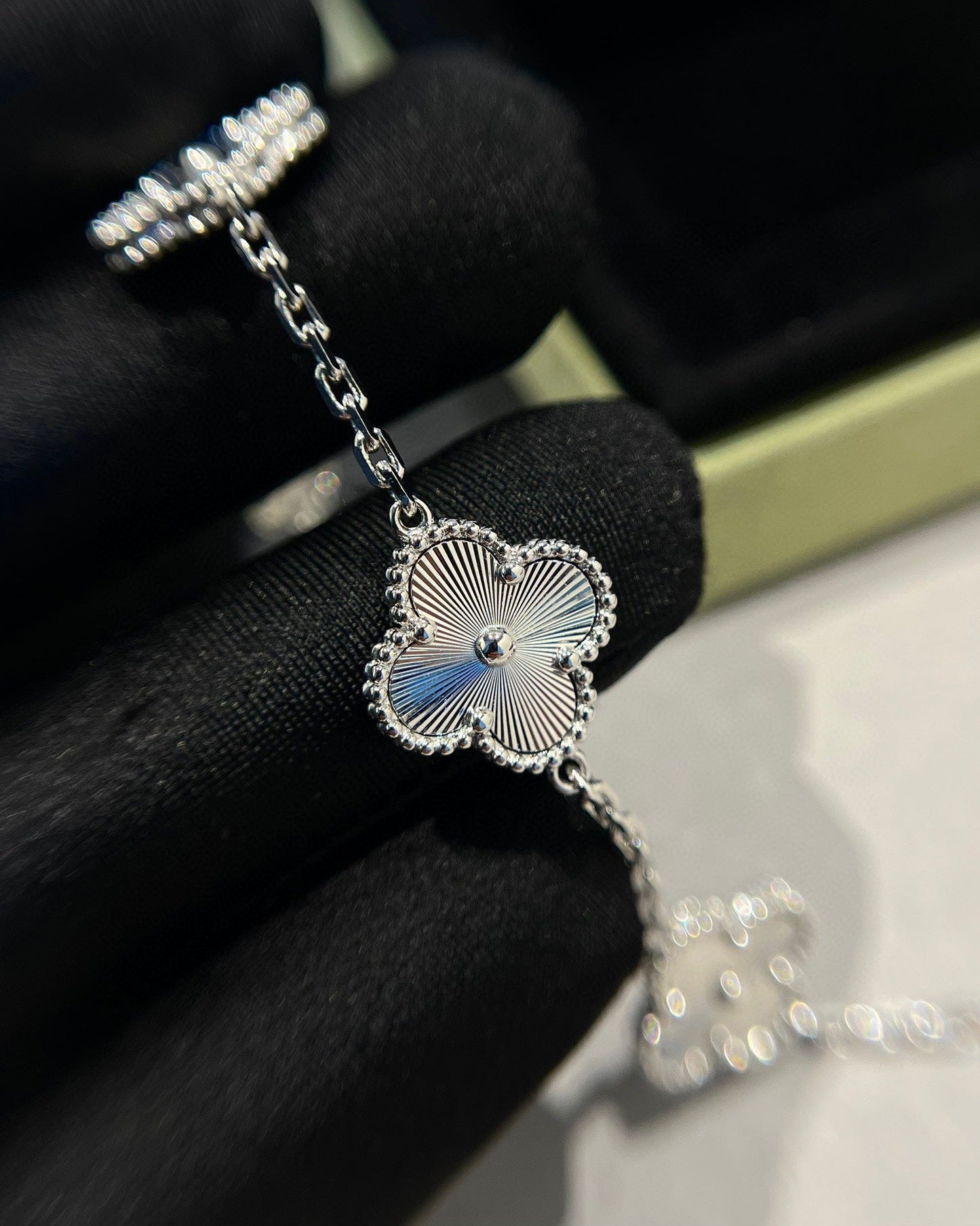 [Polaidi Jewelry] CLOVER 5 MOTIF LASER ブレスレット コレクション