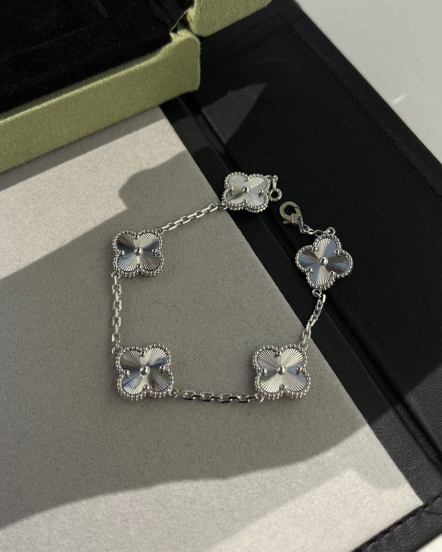 [：Polaidi Jewelry]CLOVER SILVER 5 MOTIFS BRACELET