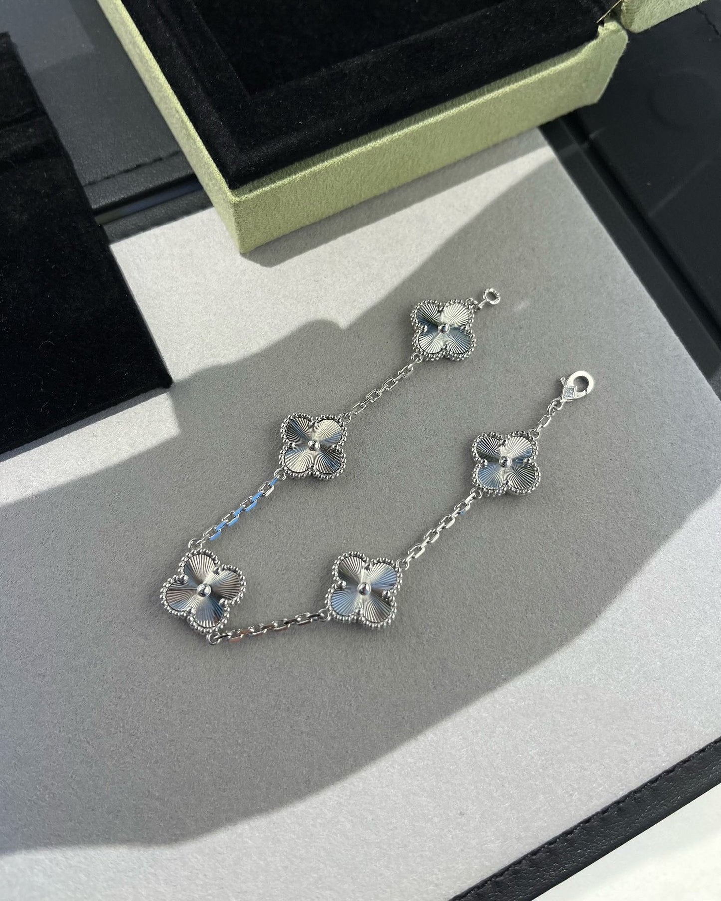[：Polaidi Jewelry]CLOVER SILVER 5 MOTIFS BRACELET
